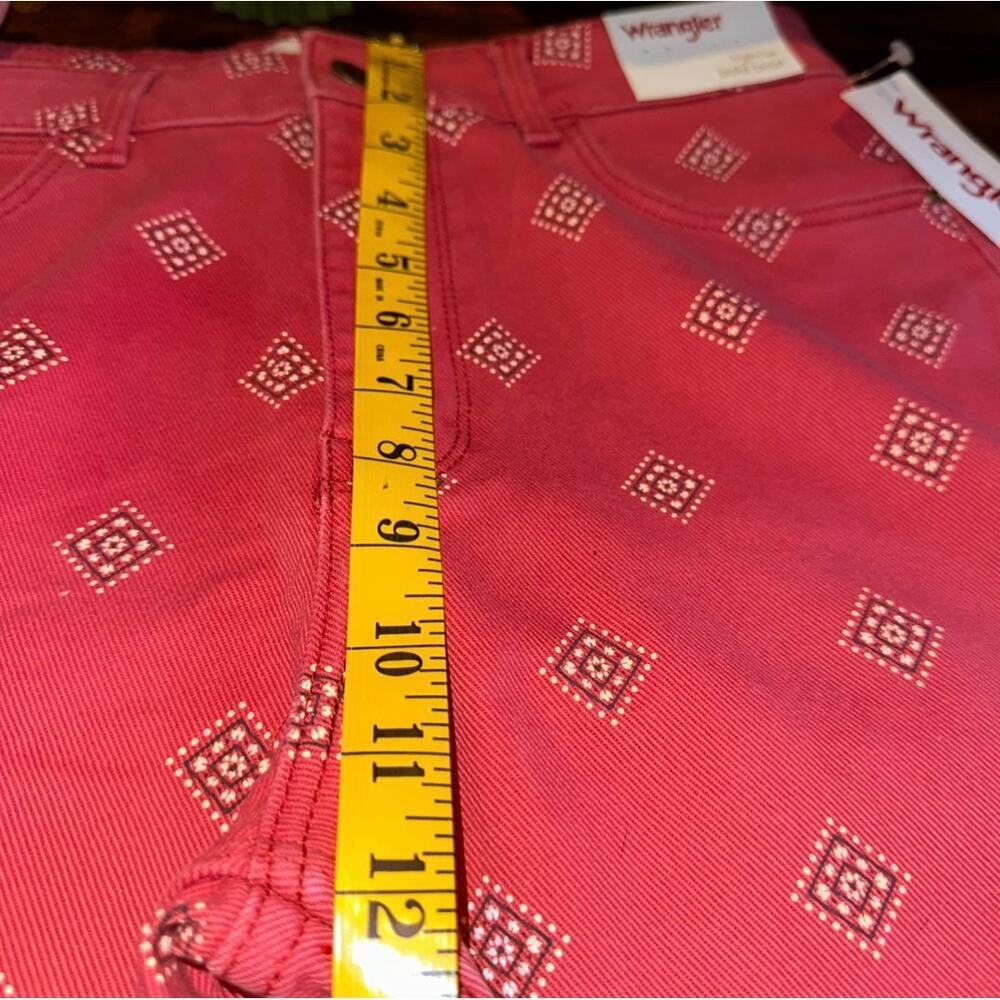 NWT Wrangler 10 / 30 x 30 Jeans High-Rise Bold Boot Cut Diamond Bay Red Bandana - Picture 11 of 13